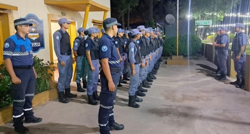 Perín:  En el marco de los festejos por los 113 años de fundación del pueblo, la Policía brindó un amplio servicio de seguridad